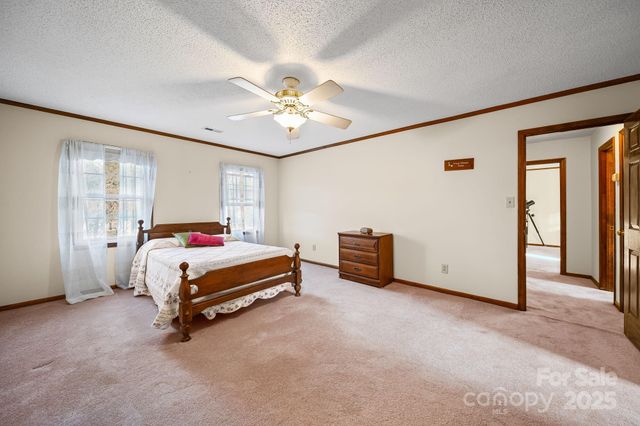 912 Cathedral Drive, Belmont, NC 28012