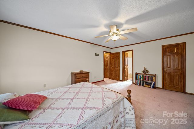 912 Cathedral Drive, Belmont, NC 28012