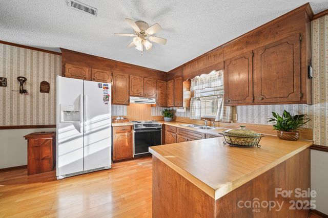 912 Cathedral Drive, Belmont, NC 28012