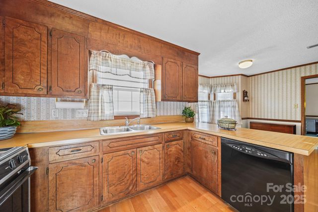 912 Cathedral Drive, Belmont, NC 28012