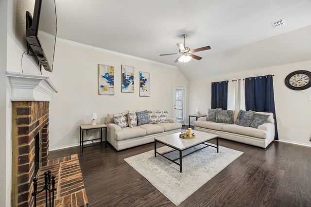 405 Rodger Street, Wilmer, TX 75172