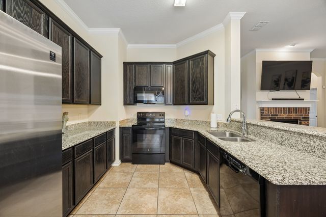 405 Rodger Street, Wilmer, TX 75172