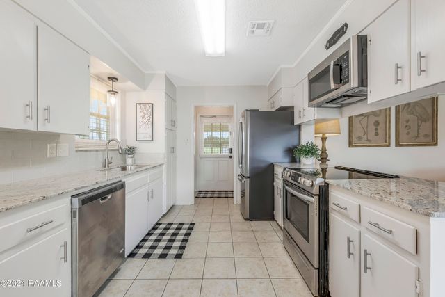 102 Steeple Chase Drive, Lafayette, LA 70506