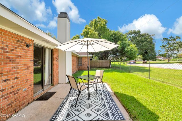 102 Steeple Chase Drive, Lafayette, LA 70506