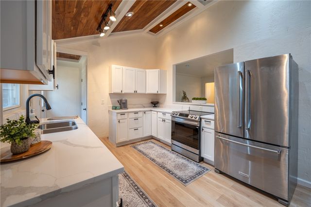 107 Horseshoe Dr, Unity Twp, PA 15650