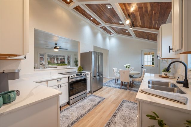 107 Horseshoe Dr, Unity Twp, PA 15650