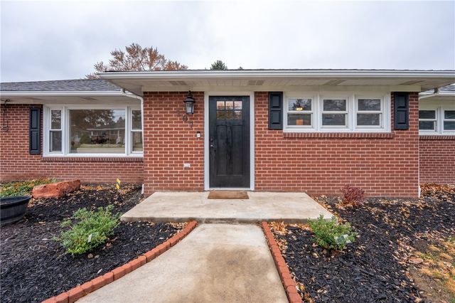 107 Horseshoe Dr, Unity Twp, PA 15650