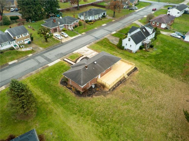 107 Horseshoe Dr, Unity Twp, PA 15650