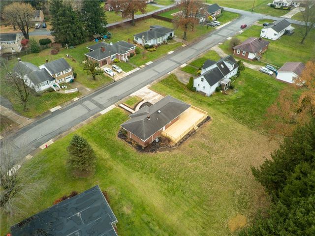 107 Horseshoe Dr, Unity Twp, PA 15650