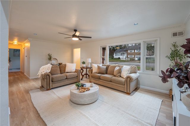 107 Horseshoe Dr, Unity Twp, PA 15650