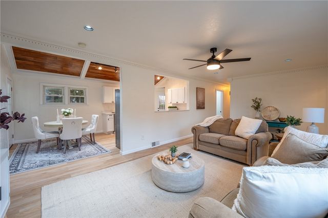 107 Horseshoe Dr, Unity Twp, PA 15650