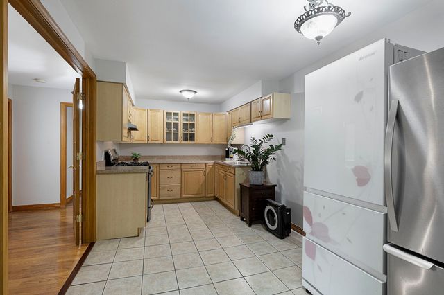 8804 Briar Court 2C, Des Plaines, IL 60016