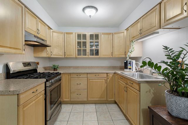 8804 Briar Court 2C, Des Plaines, IL 60016