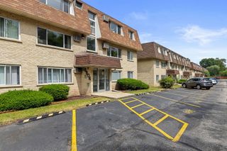 8804 Briar Court 2C, Des Plaines, IL 60016