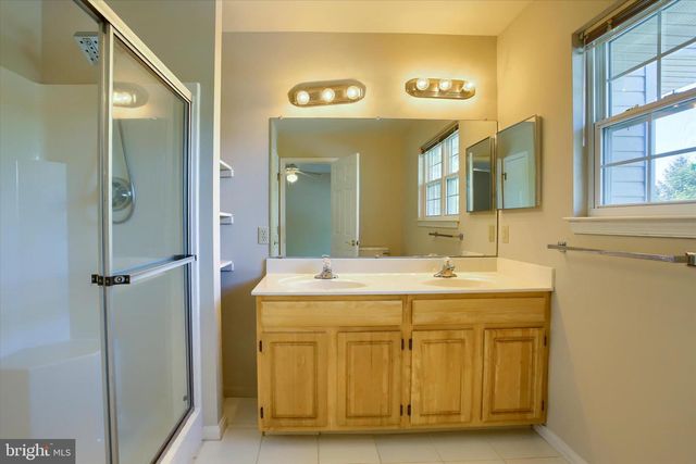 114 CARDINAL LN, Hummelstown, PA 17036