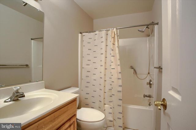114 CARDINAL LN, Hummelstown, PA 17036