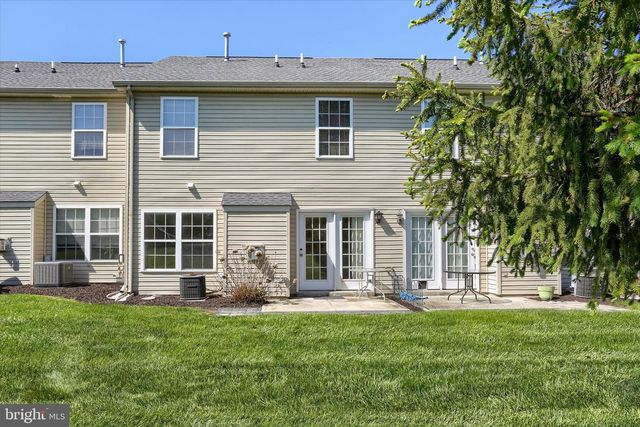 114 CARDINAL LN, Hummelstown, PA 17036