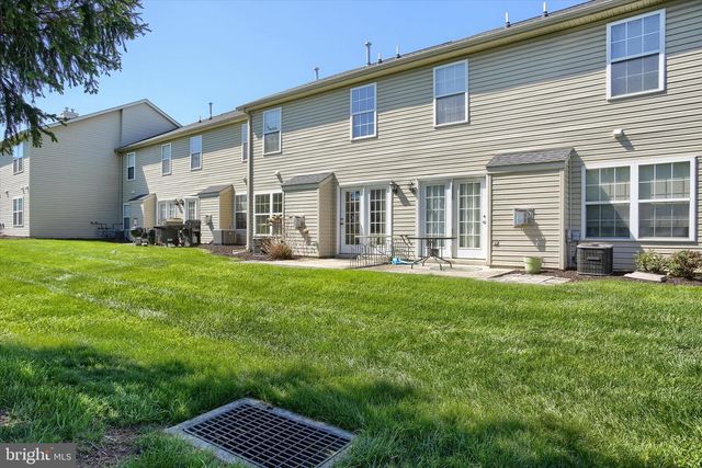 114 CARDINAL LN, Hummelstown, PA 17036