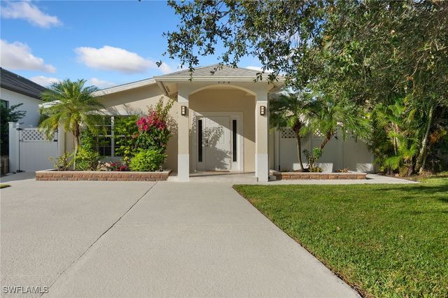 771 94th AVE N, Naples, FL 34108