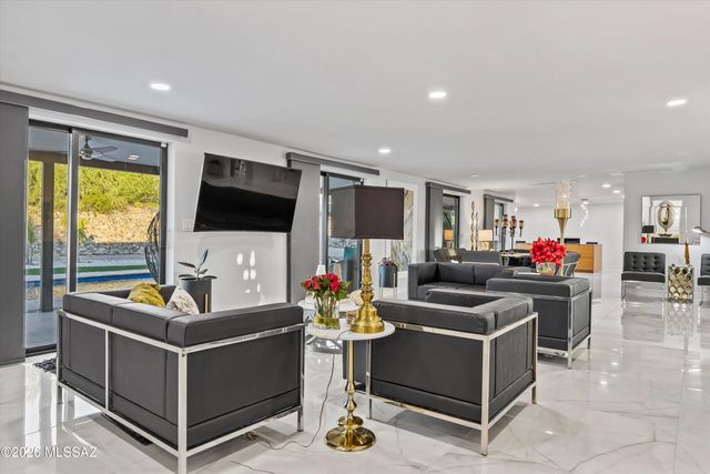 5045 E Calle Chueca, Tucson, AZ 85718