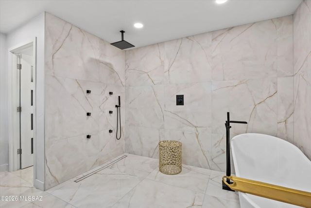 5045 E Calle Chueca, Tucson, AZ 85718