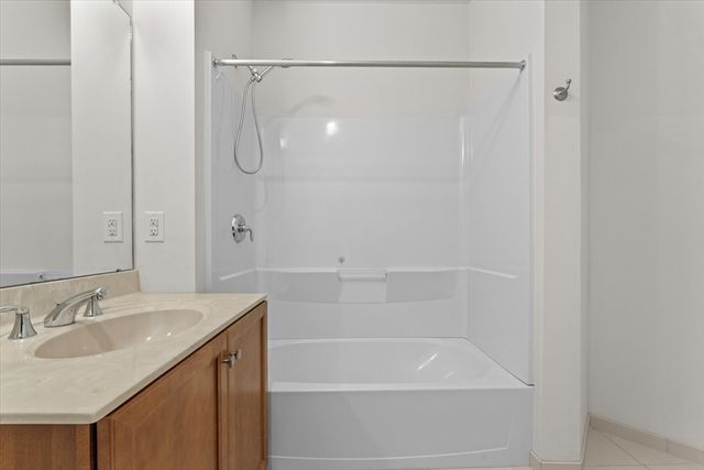 216 Corning Fairbanks 216, Westborough, MA 01581