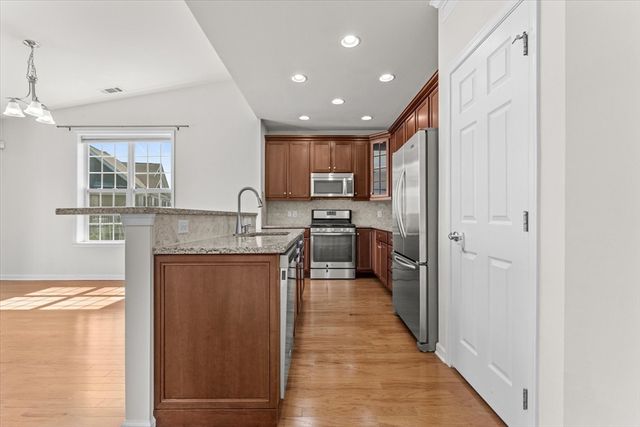 216 Corning Fairbanks 216, Westborough, MA 01581