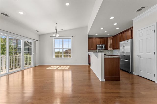 216 Corning Fairbanks 216, Westborough, MA 01581