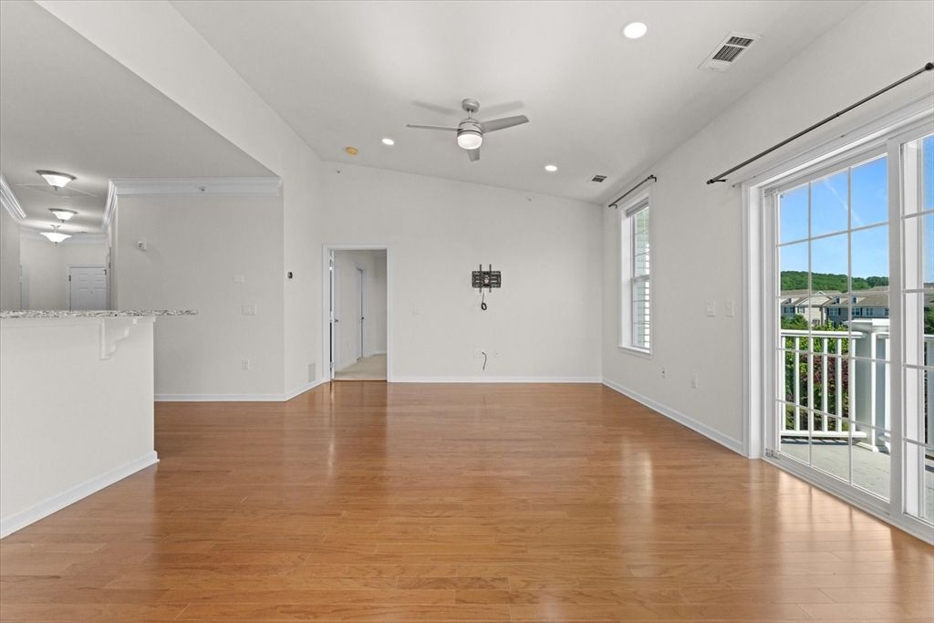 216 Corning Fairbanks 216, Westborough, MA 01581