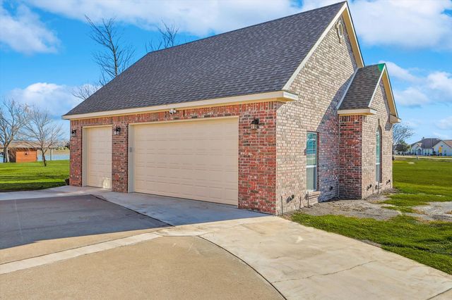 113 Island Way, Princeton, TX 75407