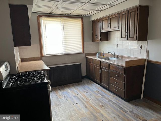 4212 MERIDIAN ST, Philadelphia, PA 19136