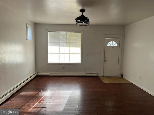 4212 MERIDIAN ST, Philadelphia, PA 19136