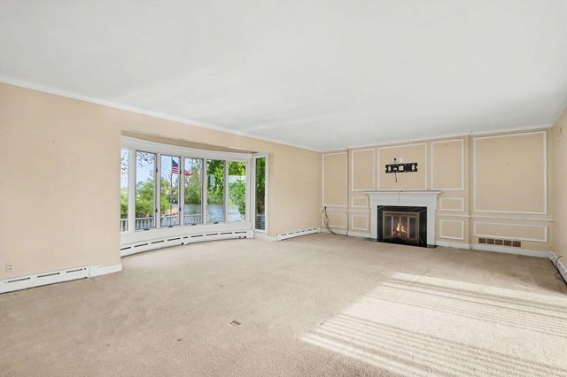 140 Meadowwood Court, Decatur Vllg, MI 49045