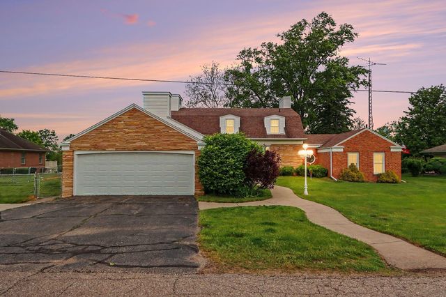 140 Meadowwood Court, Decatur Vllg, MI 49045