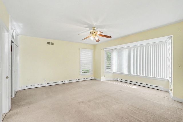 140 Meadowwood Court, Decatur Vllg, MI 49045
