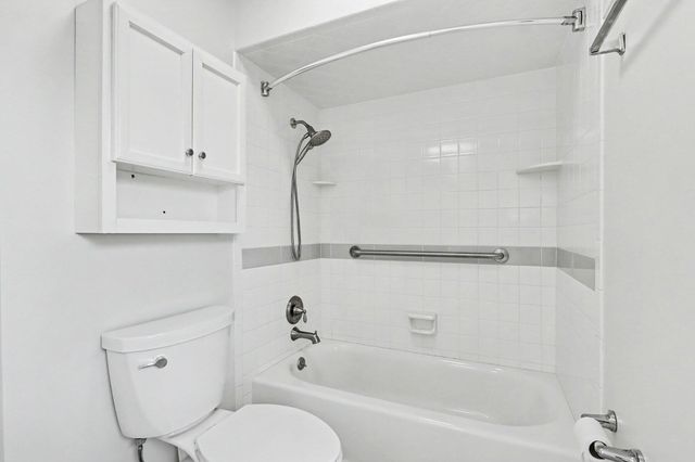 140 Meadowwood Court, Decatur Vllg, MI 49045