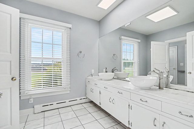 140 Meadowwood Court, Decatur Vllg, MI 49045