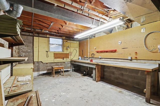 140 Meadowwood Court, Decatur Vllg, MI 49045