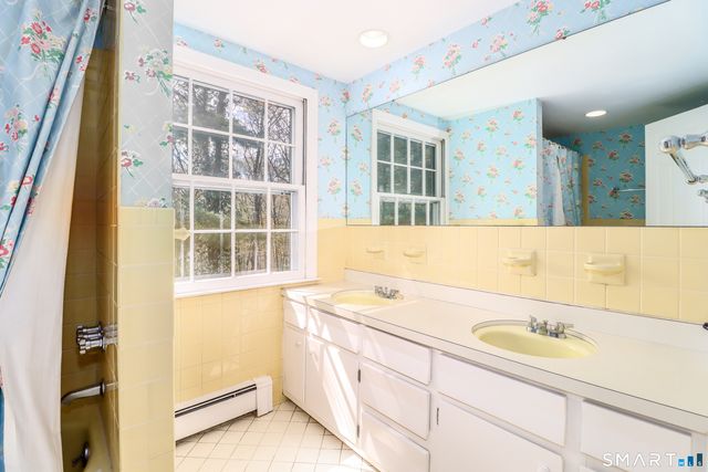 215 Chichester Road, New Canaan, CT 06840