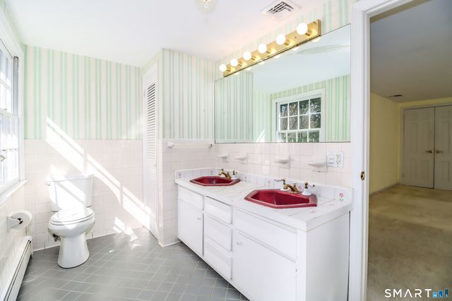 215 Chichester Road, New Canaan, CT 06840