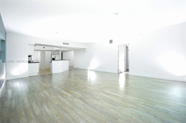 14951 Royal Oaks Ln 1609, North Miami, FL 33181