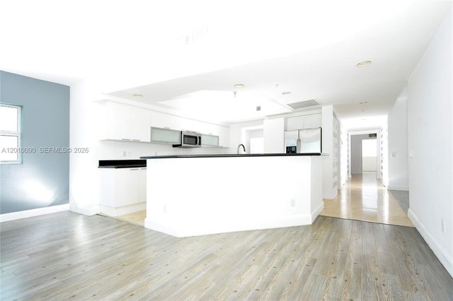 14951 Royal Oaks Ln 1609, North Miami, FL 33181