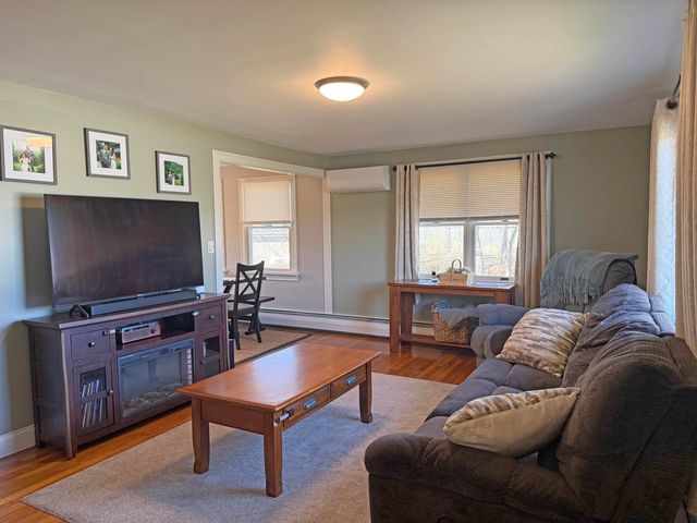 160 Sunny Acres Road, Brattleboro, VT 05301