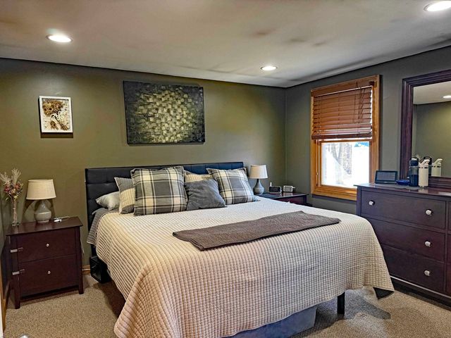 160 Sunny Acres Road, Brattleboro, VT 05301