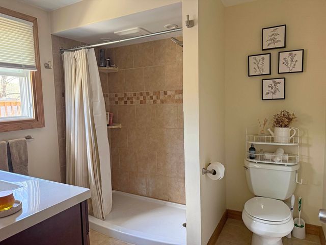 160 Sunny Acres Road, Brattleboro, VT 05301