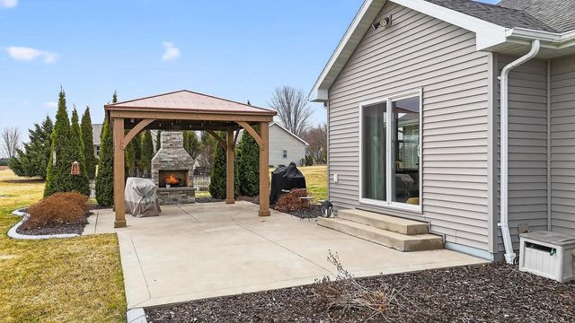 3586 GRAND MEADOWS CROSSING, Neenah, WI 54956