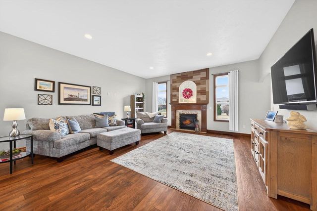 3586 GRAND MEADOWS CROSSING, Neenah, WI 54956