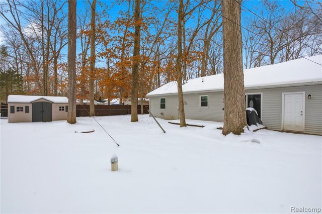 6522 Riverdale Road, Whitmore Lake, MI 48189