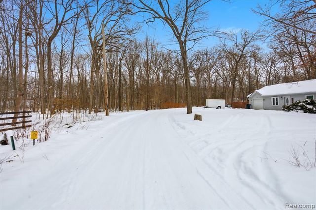 6522 Riverdale Road, Whitmore Lake, MI 48189