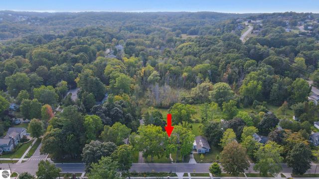 417 N Madison, Traverse City, MI 49684